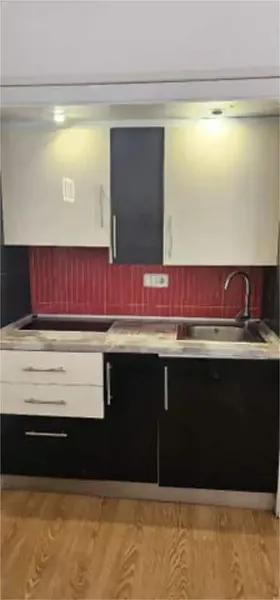 Bonito piso, con piscina y jardines comunitario a 50 metros de la playa, 1 habitación, cocinasalón, baño y terraza. Amueblado con lavadora,  — photo 5