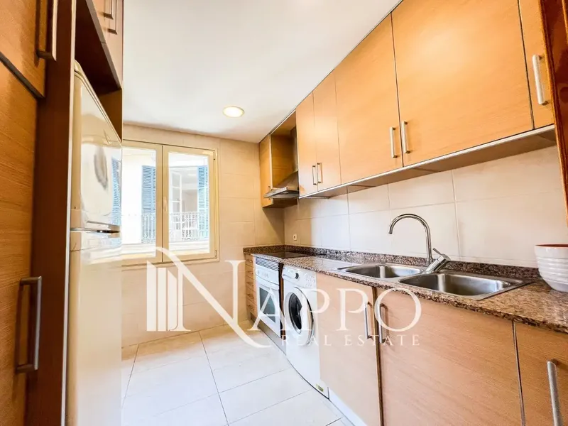 Nappo Real Estate tiene el placer de presentar este encantador piso en alquiler situado en la emblemática Plaza Major de Palma de Mallorca, — photo 9