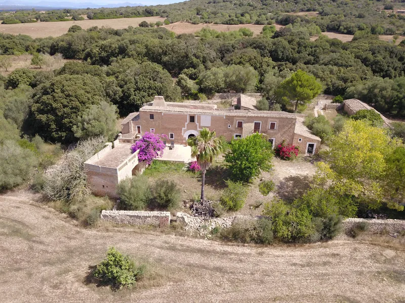 V694 – Ideal for investors: exceptional plot in a quiet location suitable for building 5 fincas — photo 1