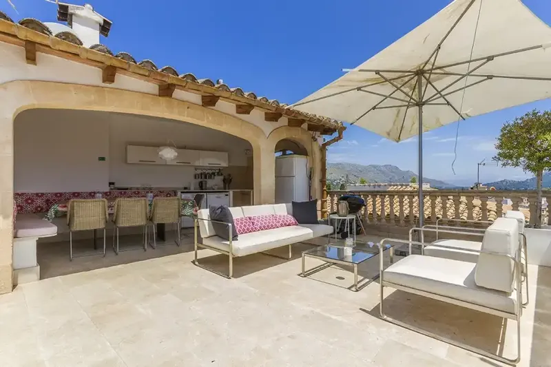 Unique, spacious family townhouse with the best rooftop in the city. With private pool and fantastic chill-out areas, as well as u — photo 3