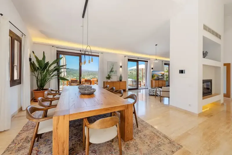 This spacious detached villa for sale in Canyamel is beautifully presented in a chic contemporary style with high ceilings — photo 6