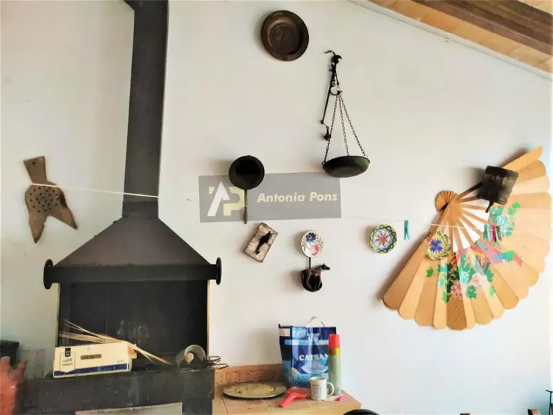 En pleno corazón de Mallorca, se encuentra esta vivienda tipo duplex con local en la parte inferior, a pleno funcionamiento y con rentabilid — photo 2