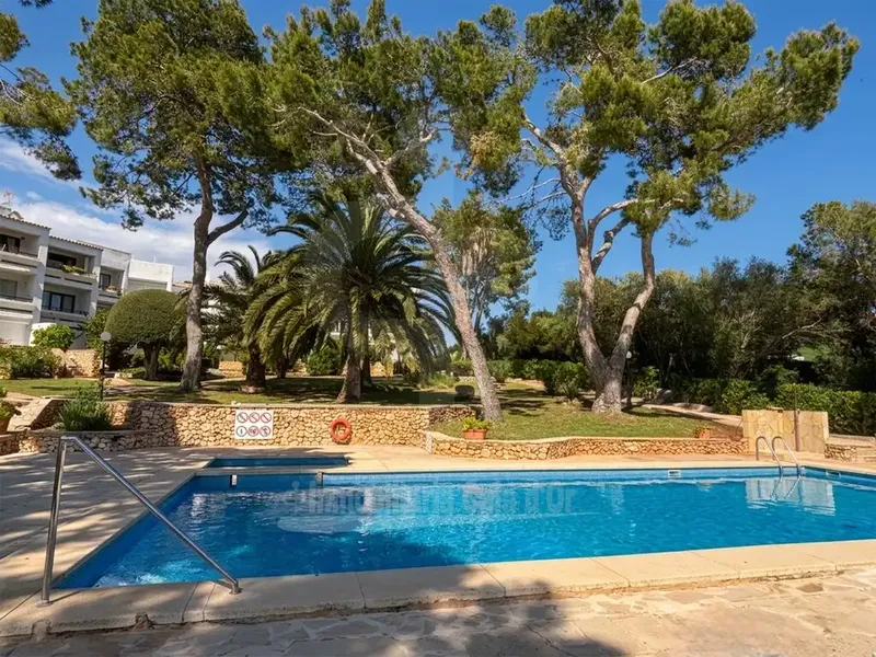 Exclusive ground floor apartment on the first line of the sea, with direct private access to Cala Ferrera beach. — photo 11