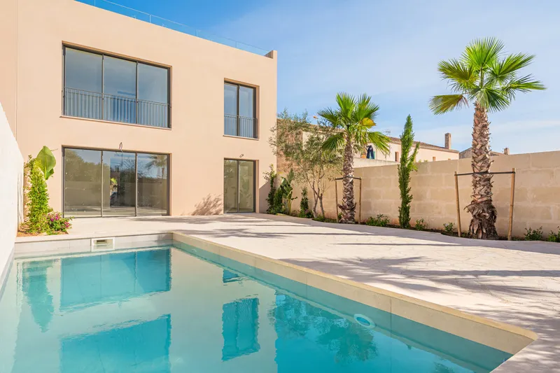 Newly built terraced house in Ses Salines — photo 1