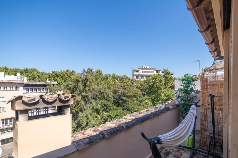 Charming duplex penthouse with a private rooftop terrace in the heart of Palma's Old Town — photo 12
