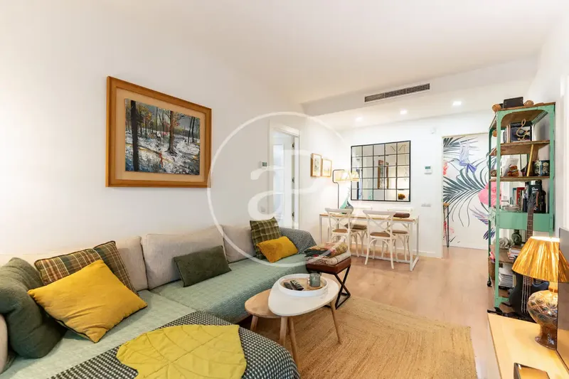 Reformed 100 m² flat for sale in Llevant — photo 11