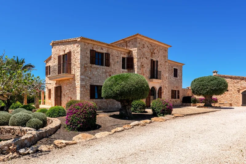 Self-sufficient finca near Santanyí with panoramic views and heated pool — photo 2