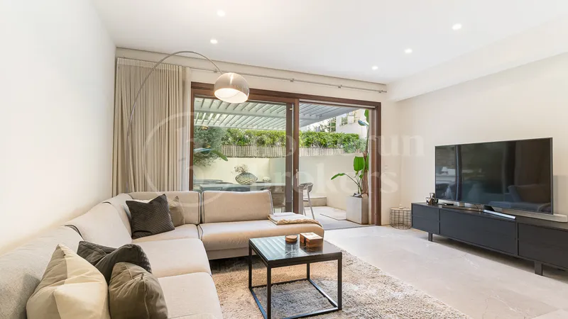 Townhouse El Espanyolet - Modern House with Pool and Rooftop Terrace — photo 3