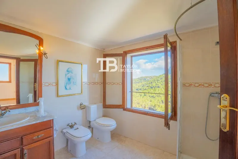 Property for sale in Puigpunyent, Galilea area, Balearic Islands. Opportunity offered by Taylor Building. Good condition — photo 11