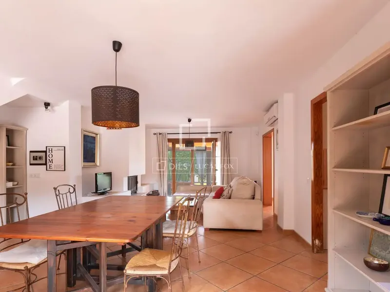 Located in the quiet residential area of Bahía Grande, this detached villa, approximately 175 m² built on a plot — photo 7