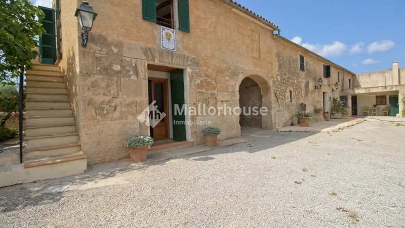 Mallorcan estate with 900 m2 built on 70,000 m2 plot — photo 1