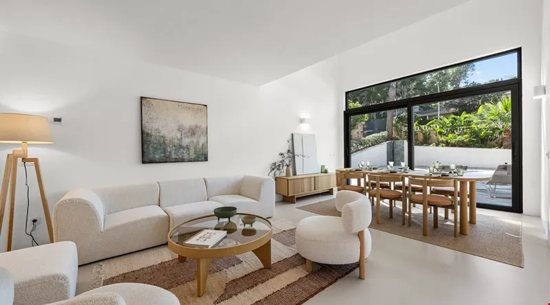 Contemporary four-bedroom villa with holiday rental licence in Santa Ponsa — photo 2