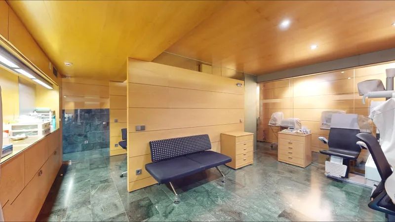 Commercial premises in Plaza de los Patines, privileged location — photo 11