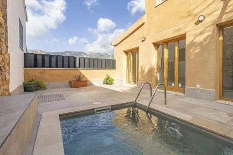 Detached house — photo 1