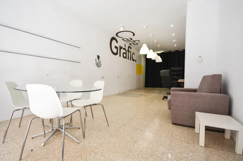 Very central commercial premises in the Bons Aires area — photo 8