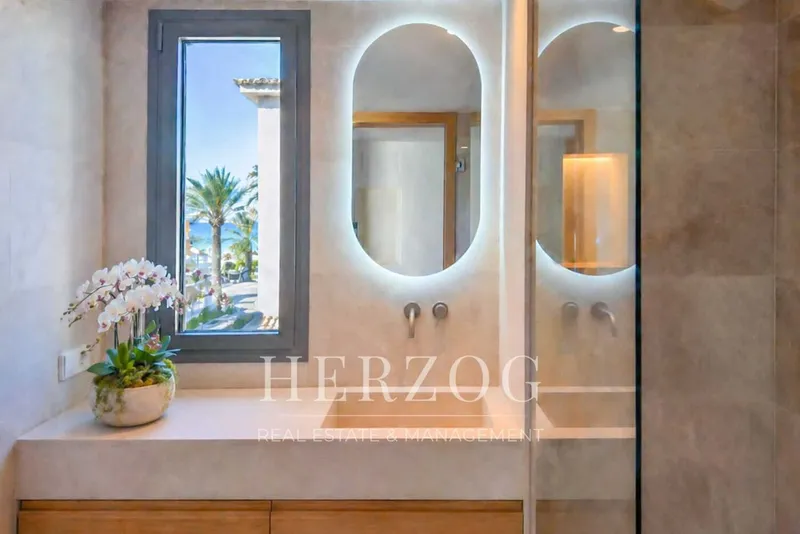 Exclusive new-build penthouse with private pool and sea views in Playa de Palma — photo 8