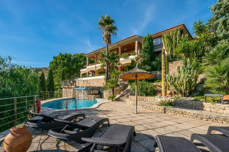 Exclusive villa set in an elevated position with panoramic views over the bay of Puerto de Pollensa — photo 8