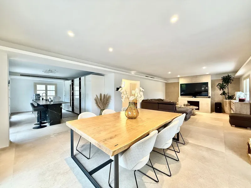 Luxury Mediterranean Villa for Sale in Costa de la Calma, Mallorca — photo 2