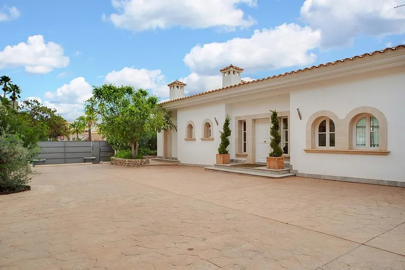 Elegant luxury villa in Son Vida — photo 11