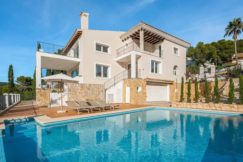 Luxurious Villa with Spectacular Sea Views and Holiday License in Camp de Mar — photo 2