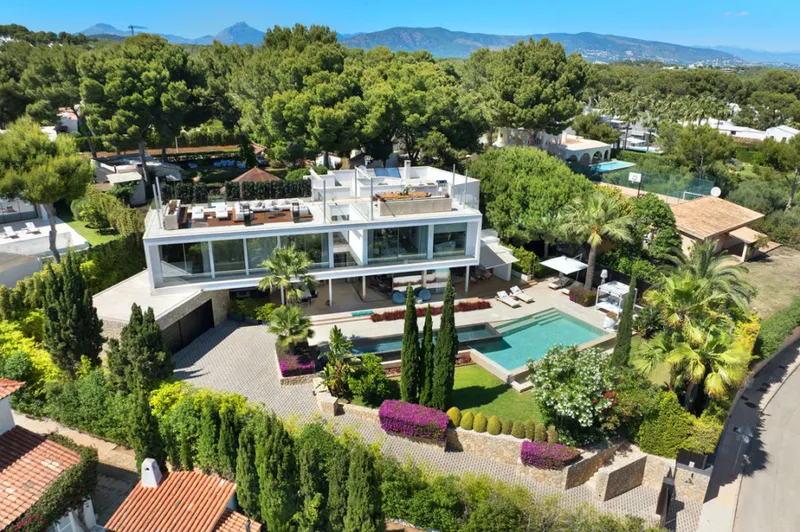 Exclusive designer villa with sensational sea views in a prime location - overall view (15351) — photo 2