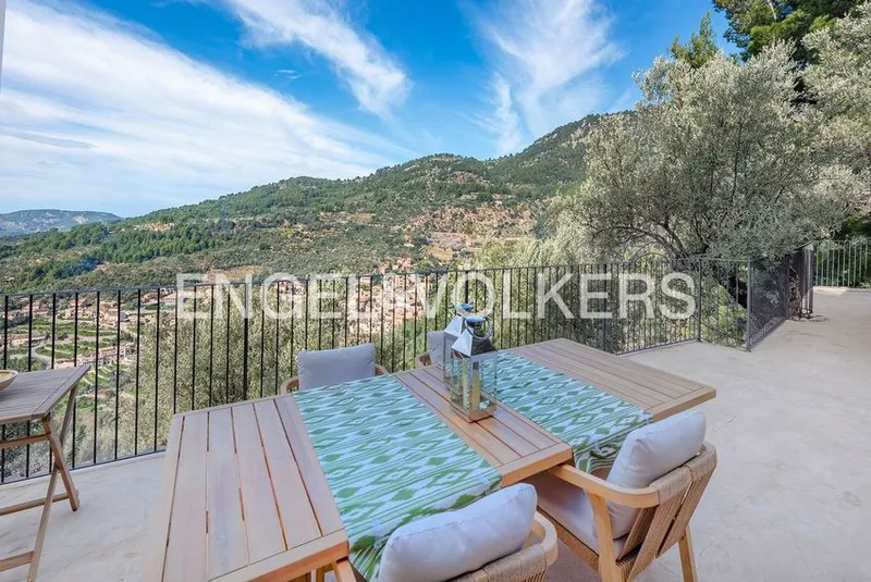 Estate for sale in Fornalutx — photo 1