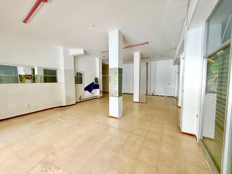 Commercial Premises for Sale – Corner with Great Visibility in Palma de Mallorca — photo 2