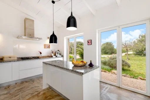 Campos, stylish finca with large pool in a quiet location near Es Trenc — photo 11