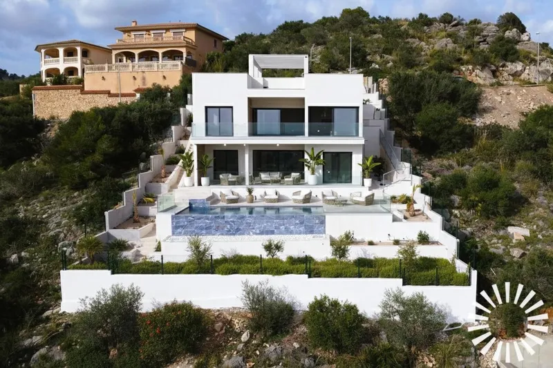 Stunning contemporary design house with spectacular sea views in Son Servera — photo 3