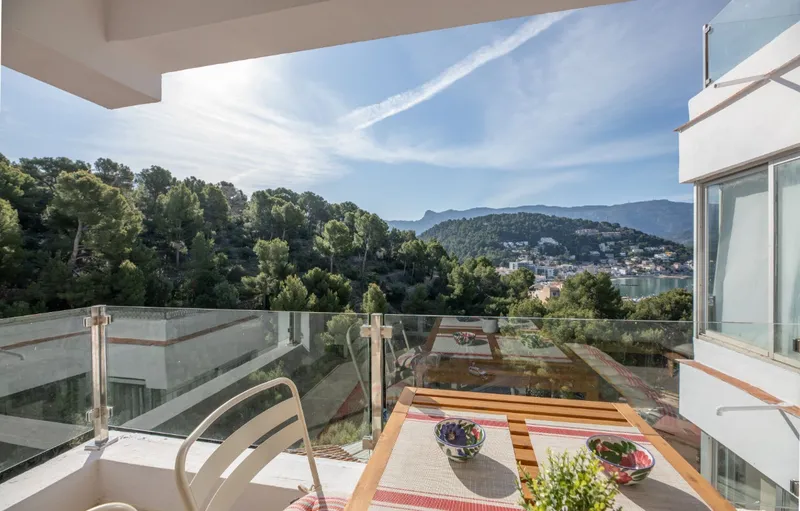 Stunning apartment with terrace in Port de Sóller — photo 4