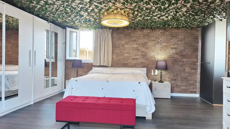 Beautiful semi-detached villa, renovated with top quality finishes. — photo 12