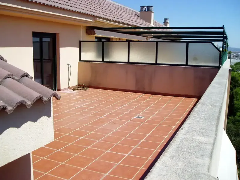 Ático 140 m en Parc Ses Fonts con 3 terrazas (120m) a nivel comedor y cocina. Comedor 40 metros con pasaplatos. 4 habitaciones dobles con 4  — photo 4