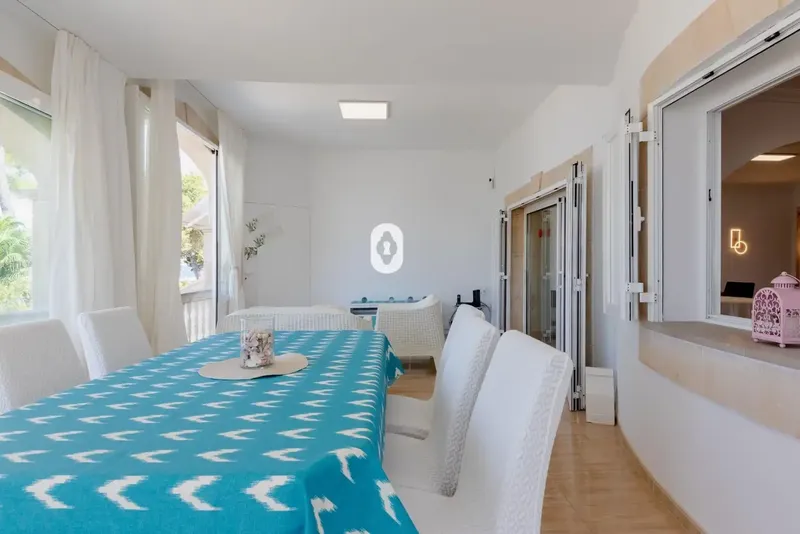 Inmoclaus presents an exclusive opportunity on the seafront. Two independent homes — ground floor and first floor with free ceiling — — photo 9