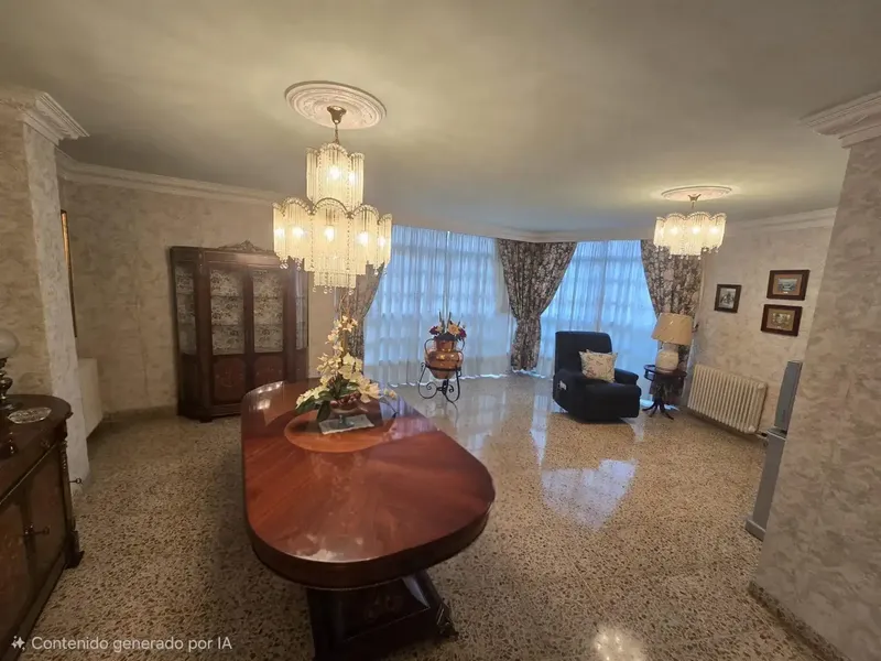 Located in the heart of Palma, in the Bons Aires area, this spacious and bright apartment is an excellent opportunity for those looking for a home — photo 8