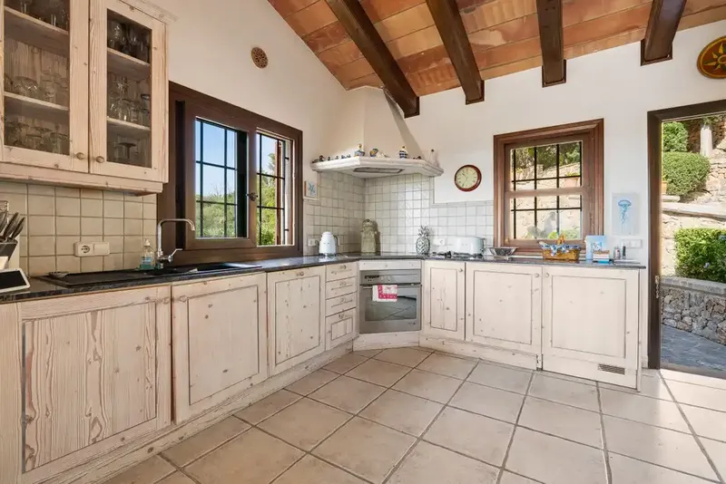 Impressive villa for sale in El Vila with elevated position and wide countryside views — photo 9