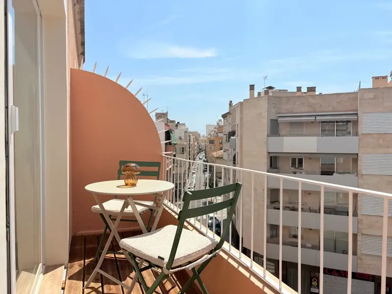 Renovated 2-bedroom flat in Foners, Palma — 700 m from the beach, furnished and ready to move in — photo 12