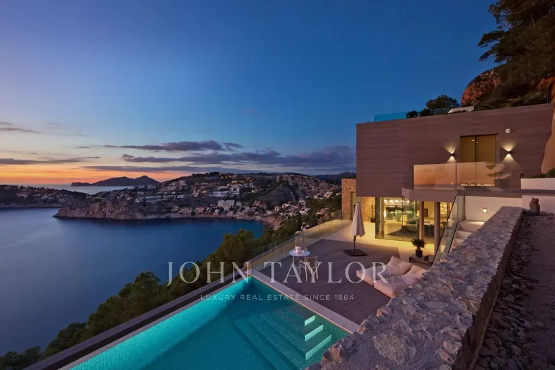 Villa for sale in Port d'Andratx — photo 1