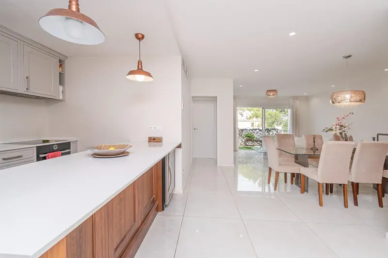 Reformed 3-bedroom apartment with terrace in Santa Catalina — photo 10