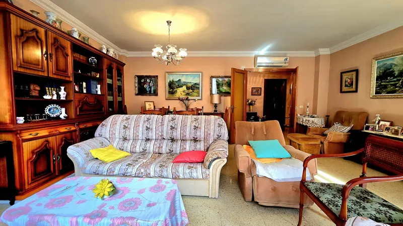 Large, affordable apartment in a good location in Palma — photo 1