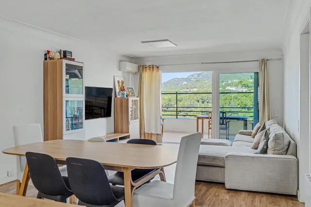 Modern apartment with terrace for sale in Puerto Portals, southwest Mallorca — photo 3