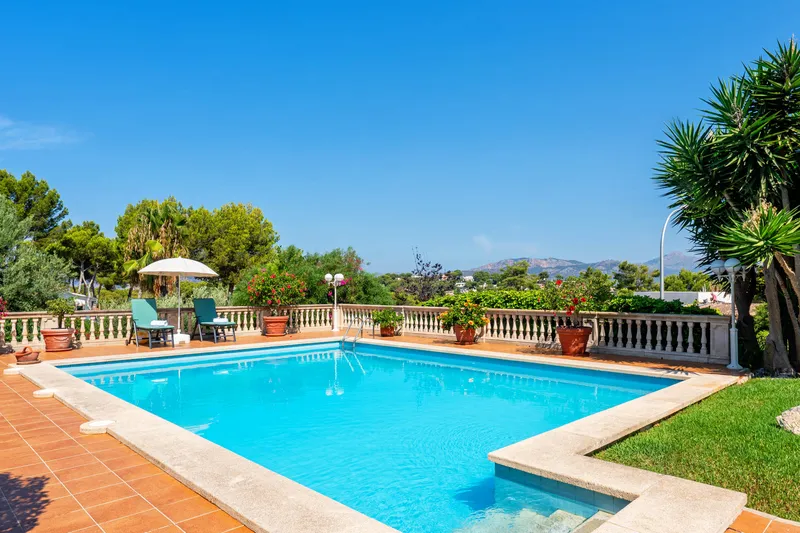 Charming Mediterranean villa with generous outdoor area — photo 2