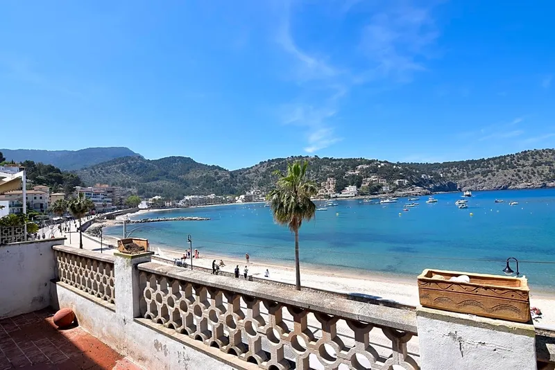 Building on the first line of the Port of Sóller — photo 5