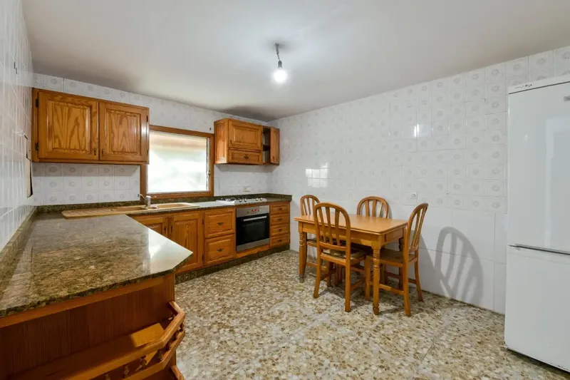 Village house with garage!!! We offer this spacious village house located on a quiet street in Selva, near the center. — photo 10