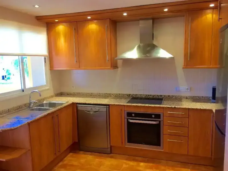 Apartamento privado en una zona tranquila y muy solicitada, a pocos metros del centro de Santa Ponsa. En la segunda planta, con balcón priva — photo 7