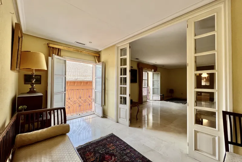 Apartment in a stately building in the old town of Palma — photo 8