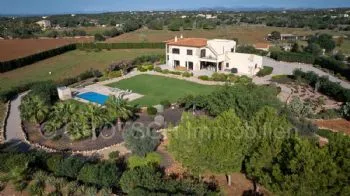 379571: Like-new Finca in Urban Location with Pool — photo 4