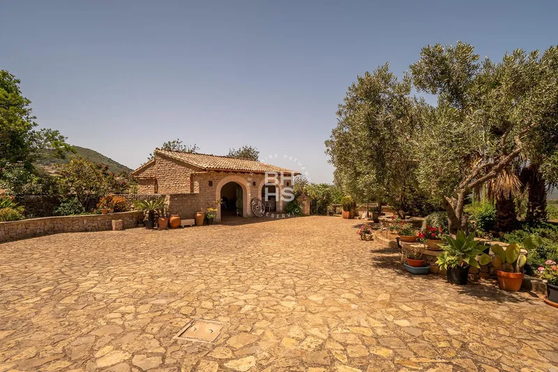 Rustic Finca for sale in Colònia de Sant Pere — photo 1