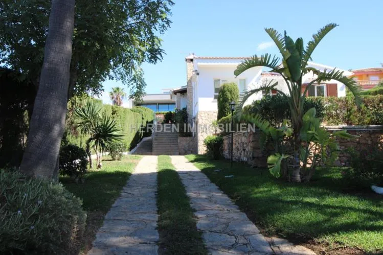 Fantastic villa on the south coast in Bahia Azul, Mallorca, available to rent — photo 6