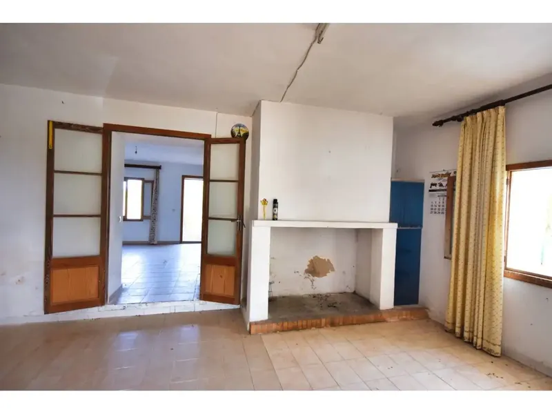 Two minutes from Santa Margalida, on the way to the beach we find this property with a plot of 7048 m2 and buildings — photo 8
