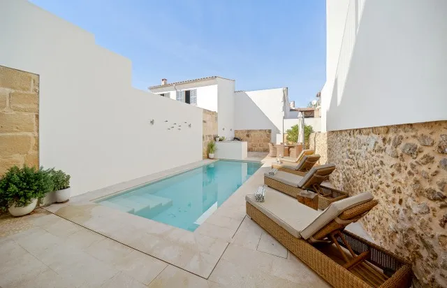 Elegantly renovated village house with pool for sale in Pollensa, North Mallorca — photo 5